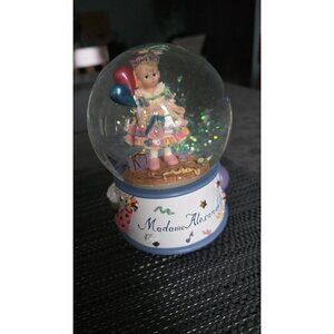 FAO Schwarz Madame Alexander Snow Globe Plays Happy Birthday Music Wind Up Nobox